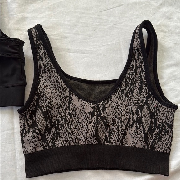 Roxy & Fabletics Black and Snake Print Sports Bra Bundle - Picture 6 of 6